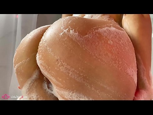 ❤️ Morena masturba o coño cun vibrador ata un orgasmo intenso na ducha ❤ Vídeo de puta  na pornografía gl.porngifmag.ru ❌