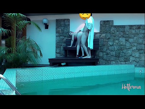 ❤️ O xefe invita a criada á piscina, pero non puido resistirse a un quente ❤ Vídeo de puta  na pornografía gl.porngifmag.ru ❌